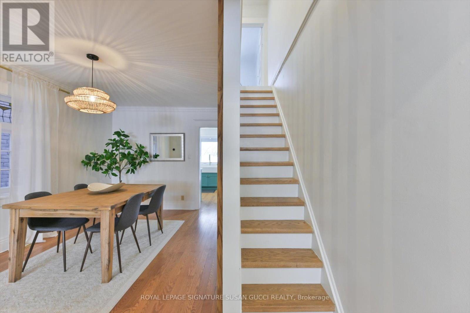 925 Greenwood Avenue, Toronto, Ontario  M4J 4C2 - Photo 4 - E12777356