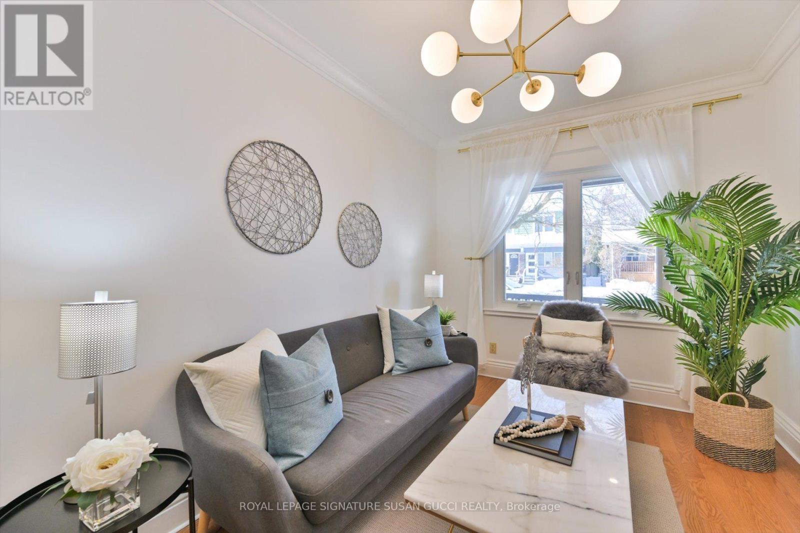 925 Greenwood Avenue, Toronto, Ontario  M4J 4C2 - Photo 9 - E12777356