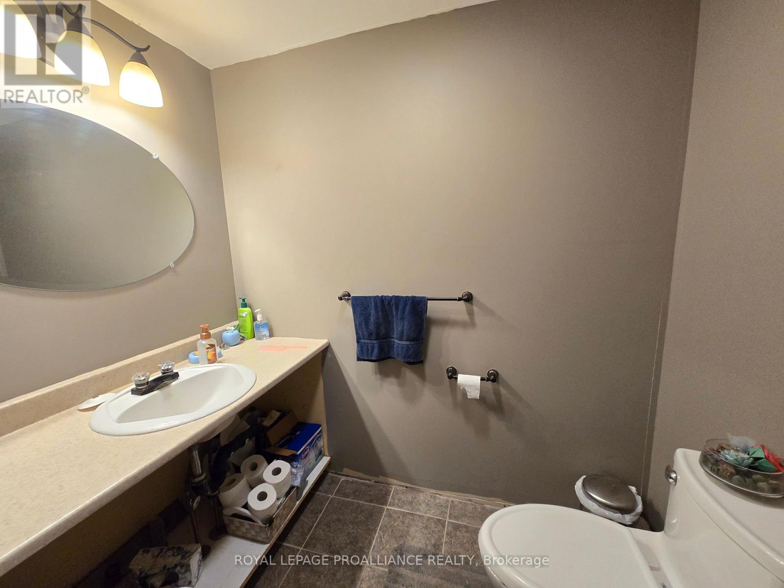 118 Hubbs Road, Prince Edward County, Ontario  K0K 1A0 - Photo 15 - X12774598