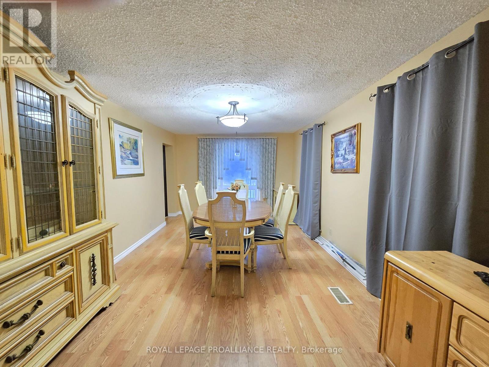 118 Hubbs Road, Prince Edward County, Ontario  K0K 1A0 - Photo 5 - X12774598