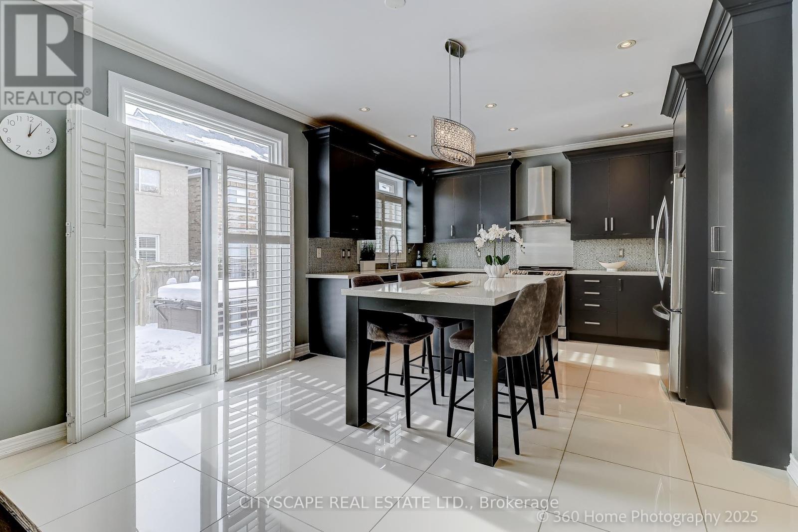 381 Summeridge Drive, Vaughan, Ontario  L4J 8T7 - Photo 12 - N12777360