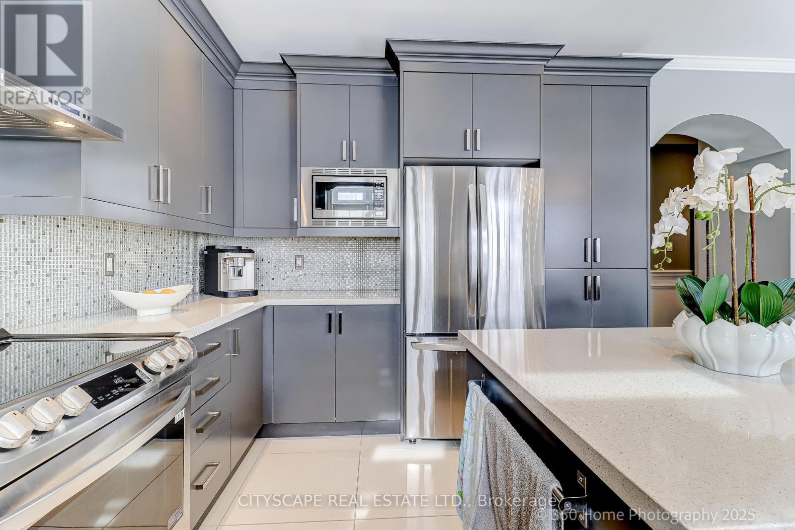 381 Summeridge Drive, Vaughan, Ontario  L4J 8T7 - Photo 15 - N12777360