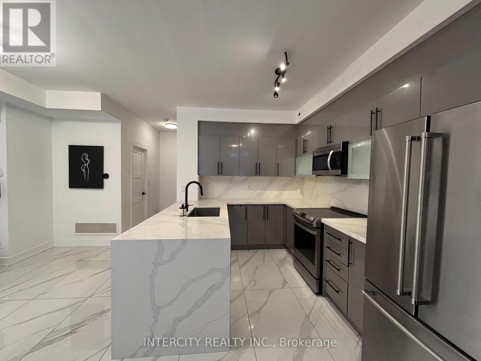 8 - 7 Brighton Place, Vaughan, Ontario  L4J 0H1 - Photo 3 - N12777380