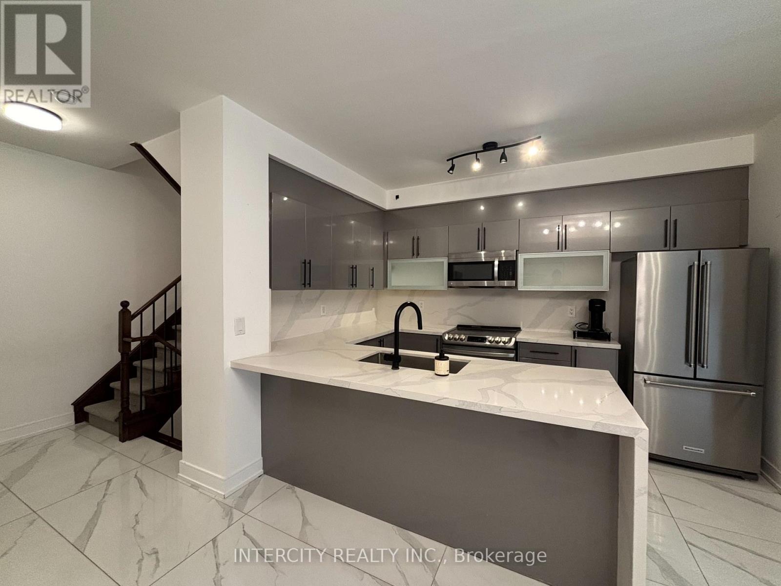 8 - 7 Brighton Place, Vaughan, Ontario  L4J 0H1 - Photo 4 - N12777380