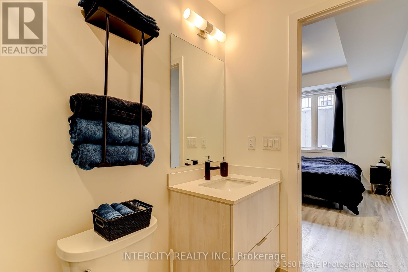 1504 - 11 David Eyer Road, Richmond Hill, Ontario  L4S 1M4 - Photo 17 - N12777446