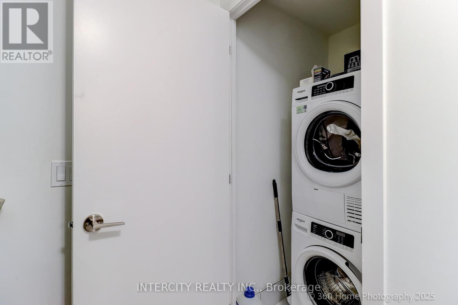 1504 - 11 David Eyer Road, Richmond Hill, Ontario  L4S 1M4 - Photo 20 - N12777446