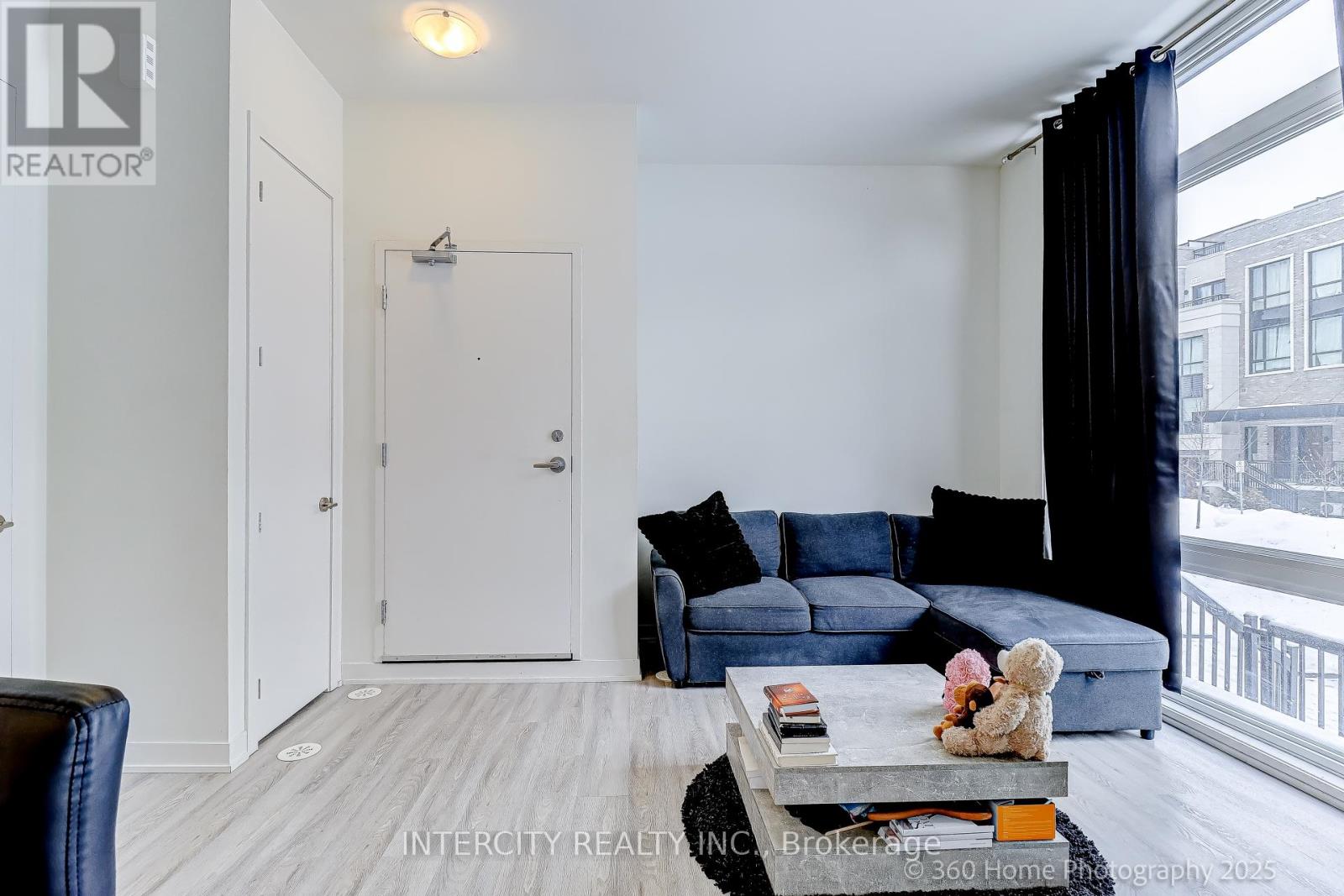 1504 - 11 David Eyer Road, Richmond Hill, Ontario  L4S 1M4 - Photo 5 - N12777446