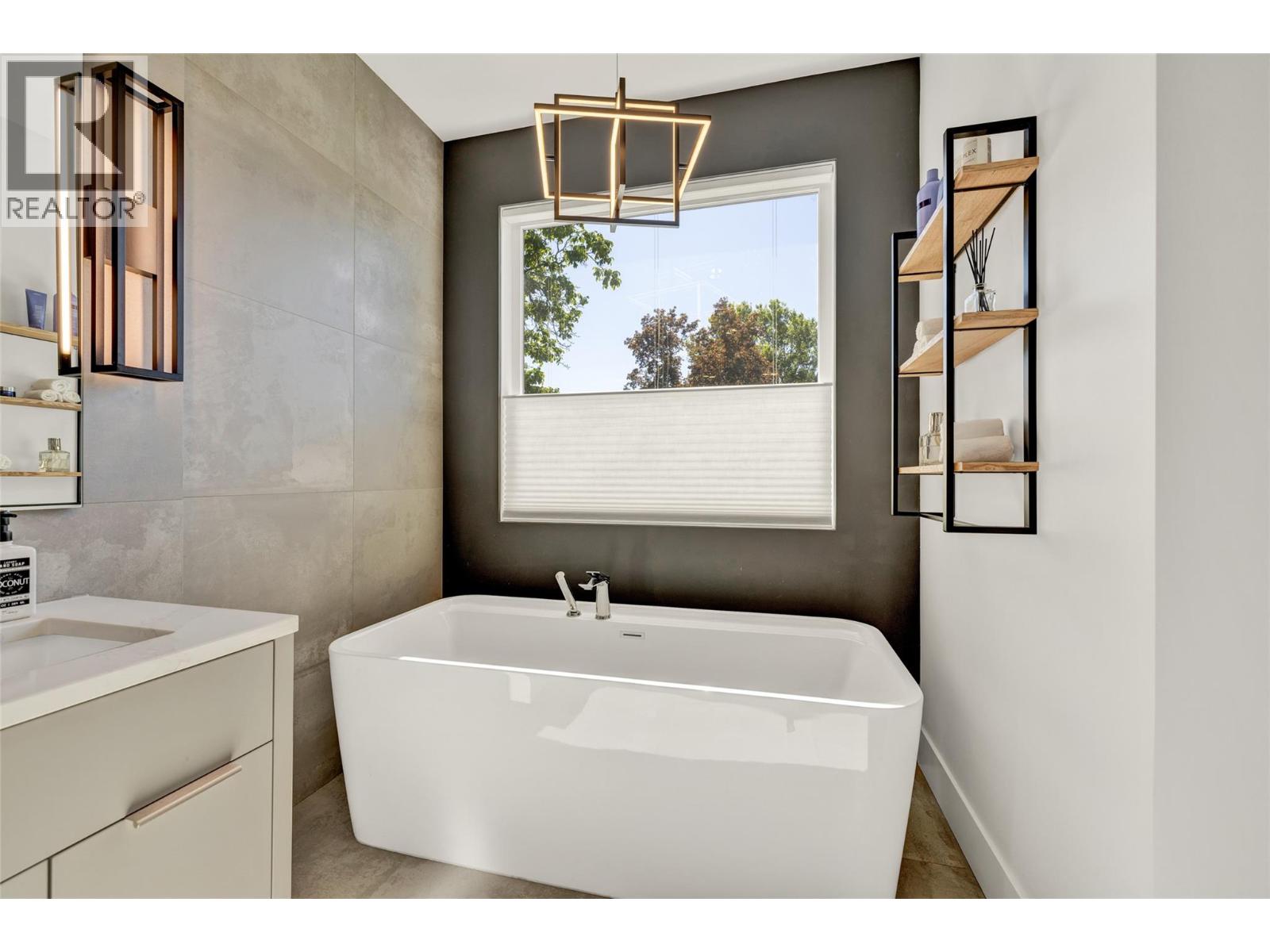 364 Christleton Avenue, Kelowna, British Columbia  V1Y 5H7 - Photo 38 - 10374456