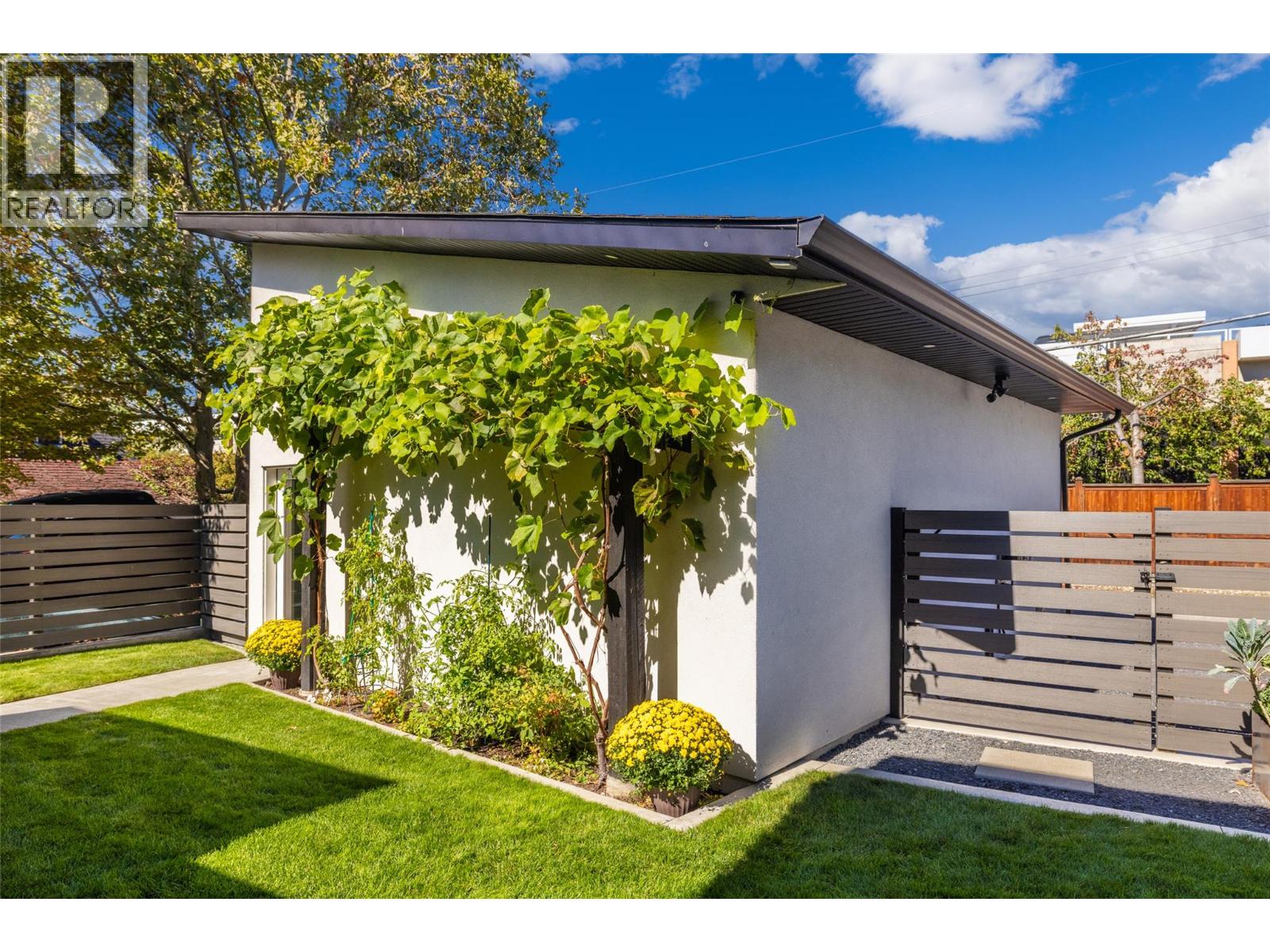 364 Christleton Avenue, Kelowna, British Columbia  V1Y 5H7 - Photo 64 - 10374456