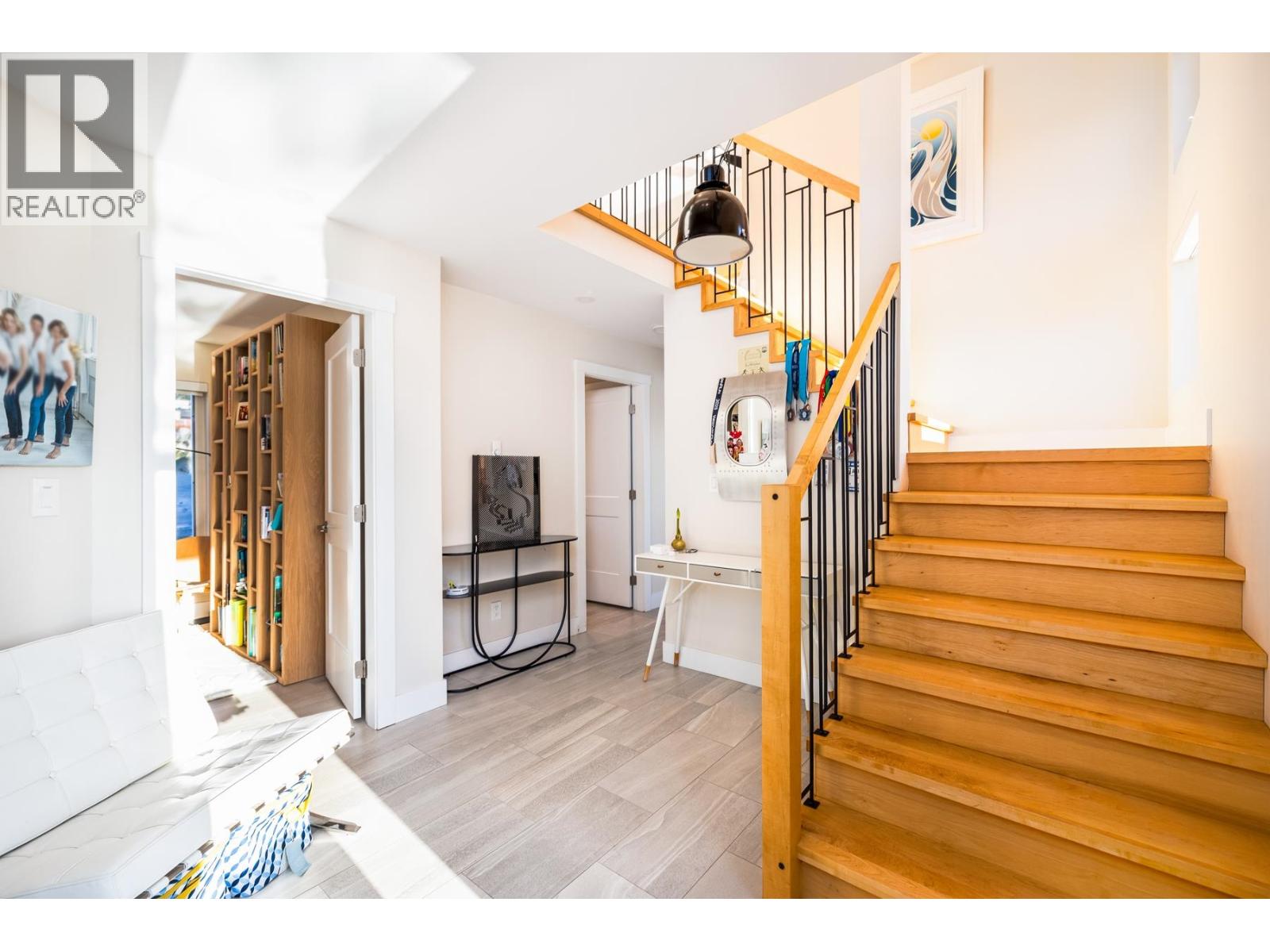 Jnw04 415 Esplanade W, North Vancouver, British Columbia  V7M 1A7 - Photo 7 - R3087799