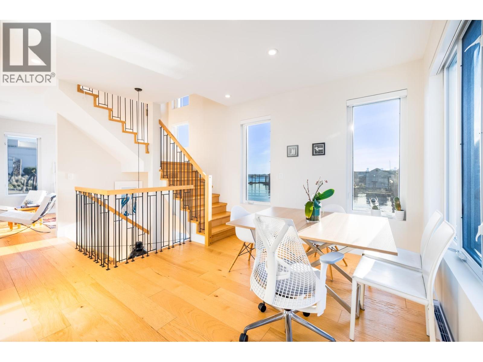 Jnw04 415 Esplanade W, North Vancouver, British Columbia  V7M 1A7 - Photo 13 - R3087799