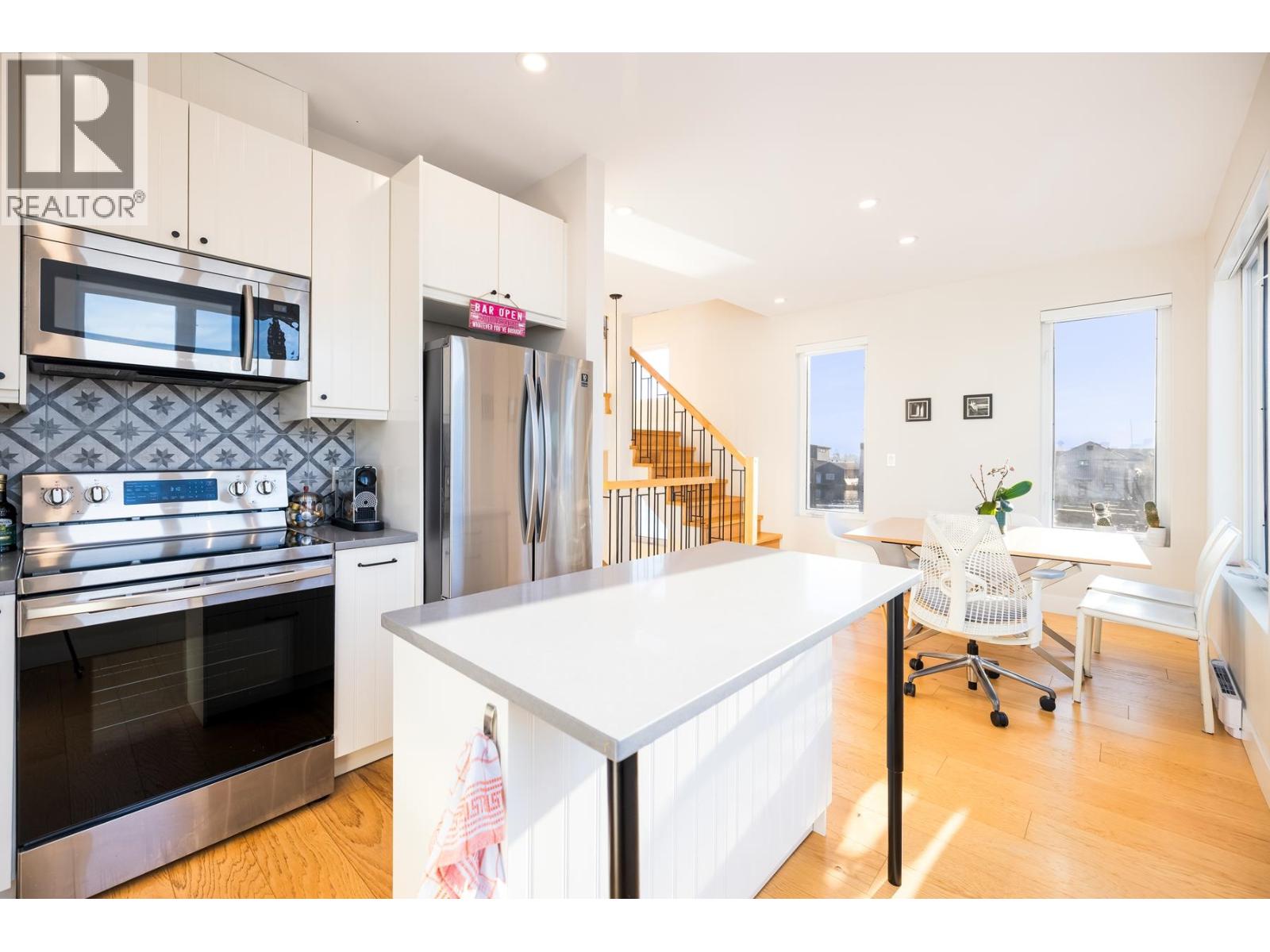 Jnw04 415 Esplanade W, North Vancouver, British Columbia  V7M 1A7 - Photo 18 - R3087799