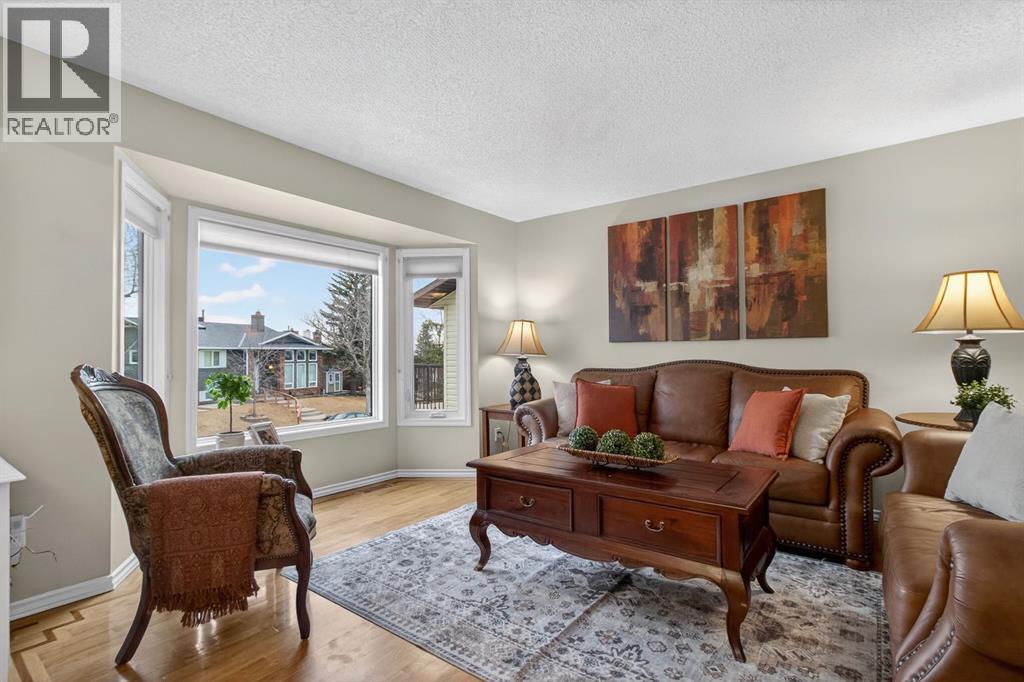 68 Bermondsey Rise Nw, Calgary, Alberta  T3K 1T9 - Photo 2 - A2283537