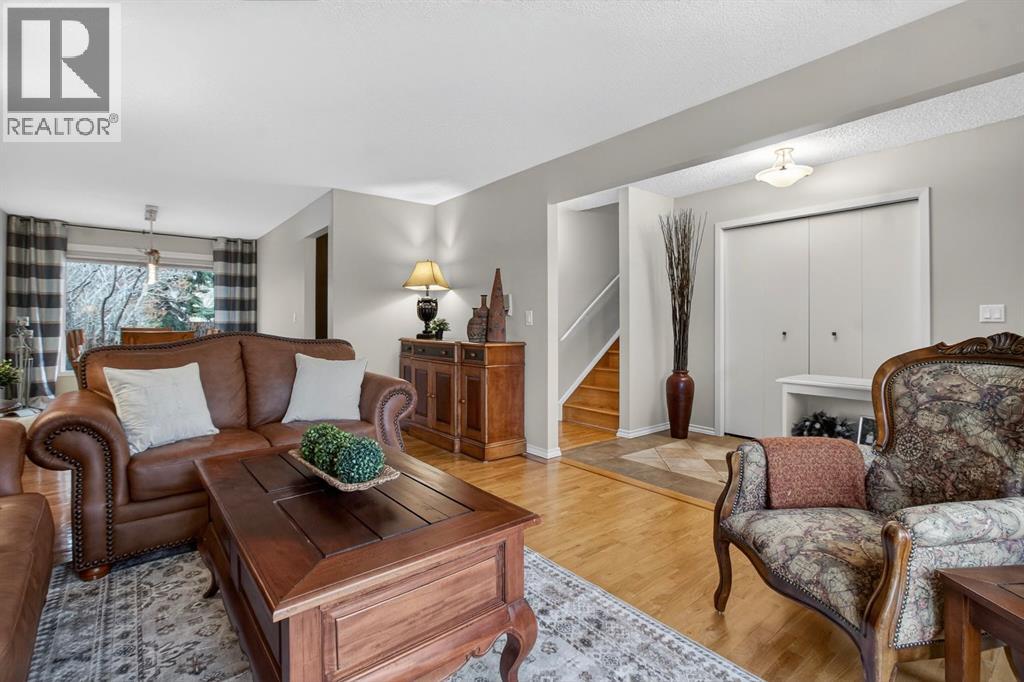 68 Bermondsey Rise Nw, Calgary, Alberta  T3K 1T9 - Photo 3 - A2283537