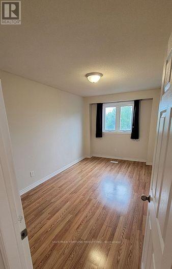 44 Rotherglen Court, Brampton, Ontario  L6X 2S1 - Photo 4 - W12777318