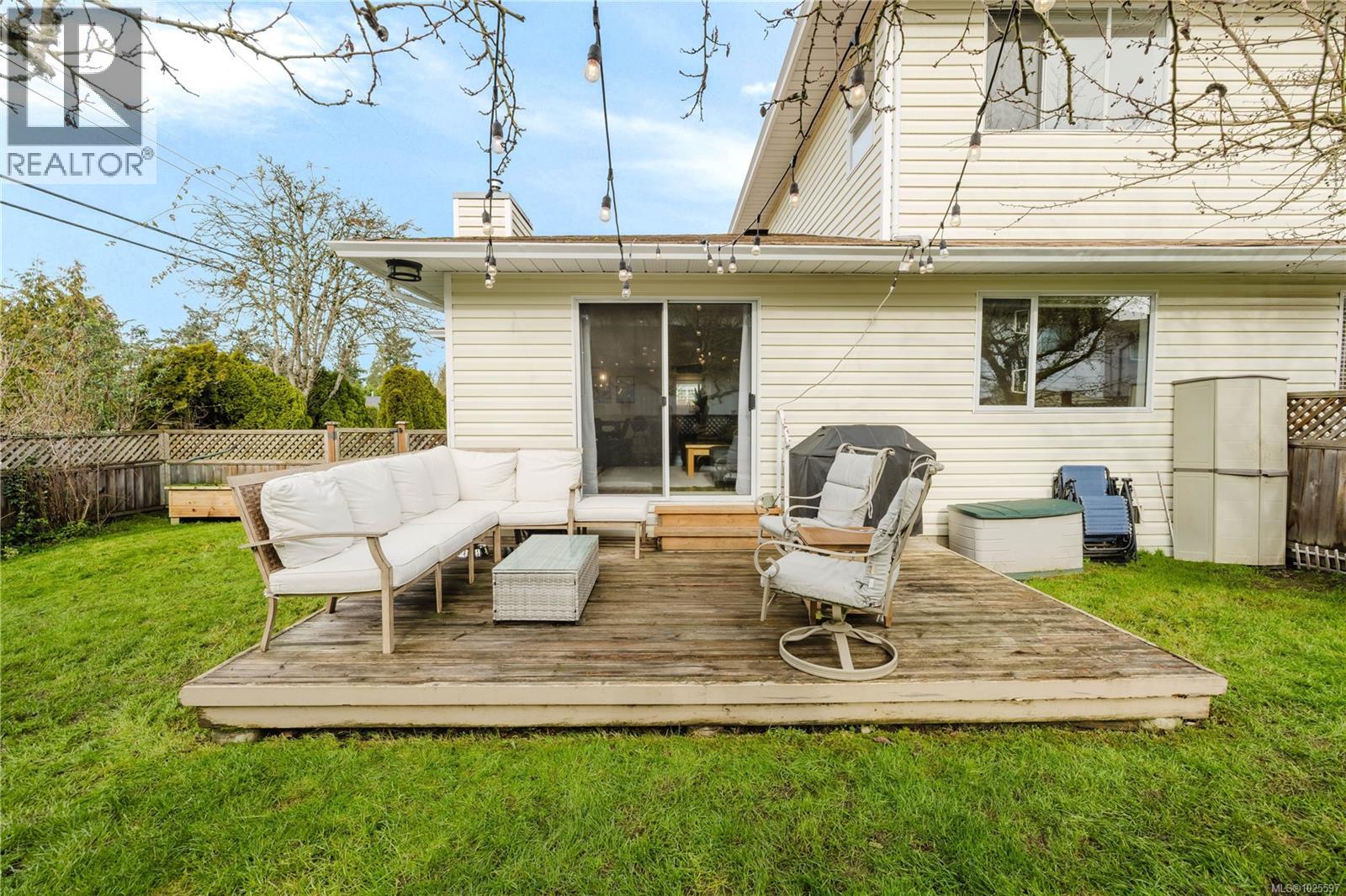 10193 Fifth St, Sidney, British Columbia  V8L 5E4 - Photo 30 - 1025597