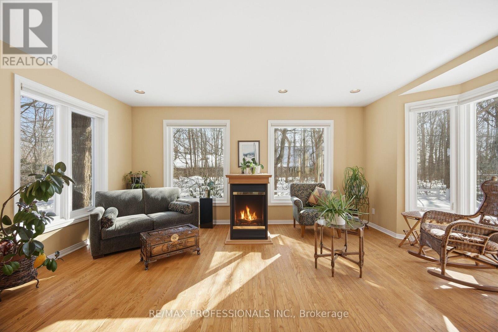 1384 Rometown Drive, Mississauga, Ontario  L5E 2T4 - Photo 15 - W12777352