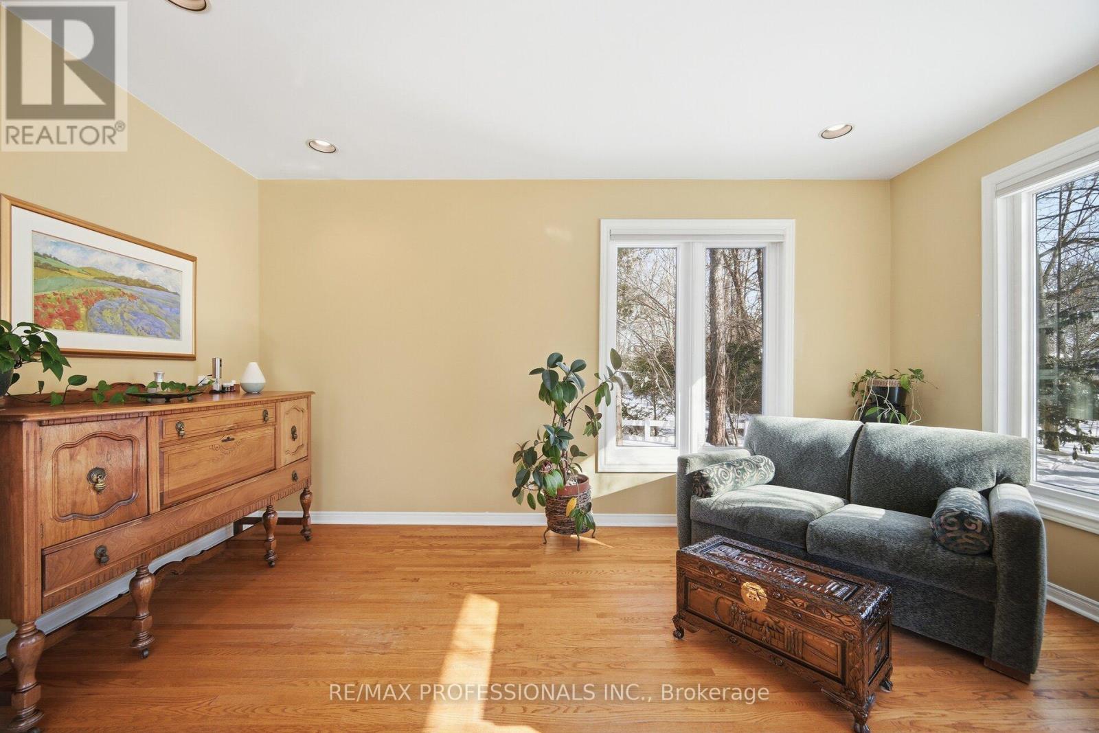 1384 Rometown Drive, Mississauga, Ontario  L5E 2T4 - Photo 18 - W12777352