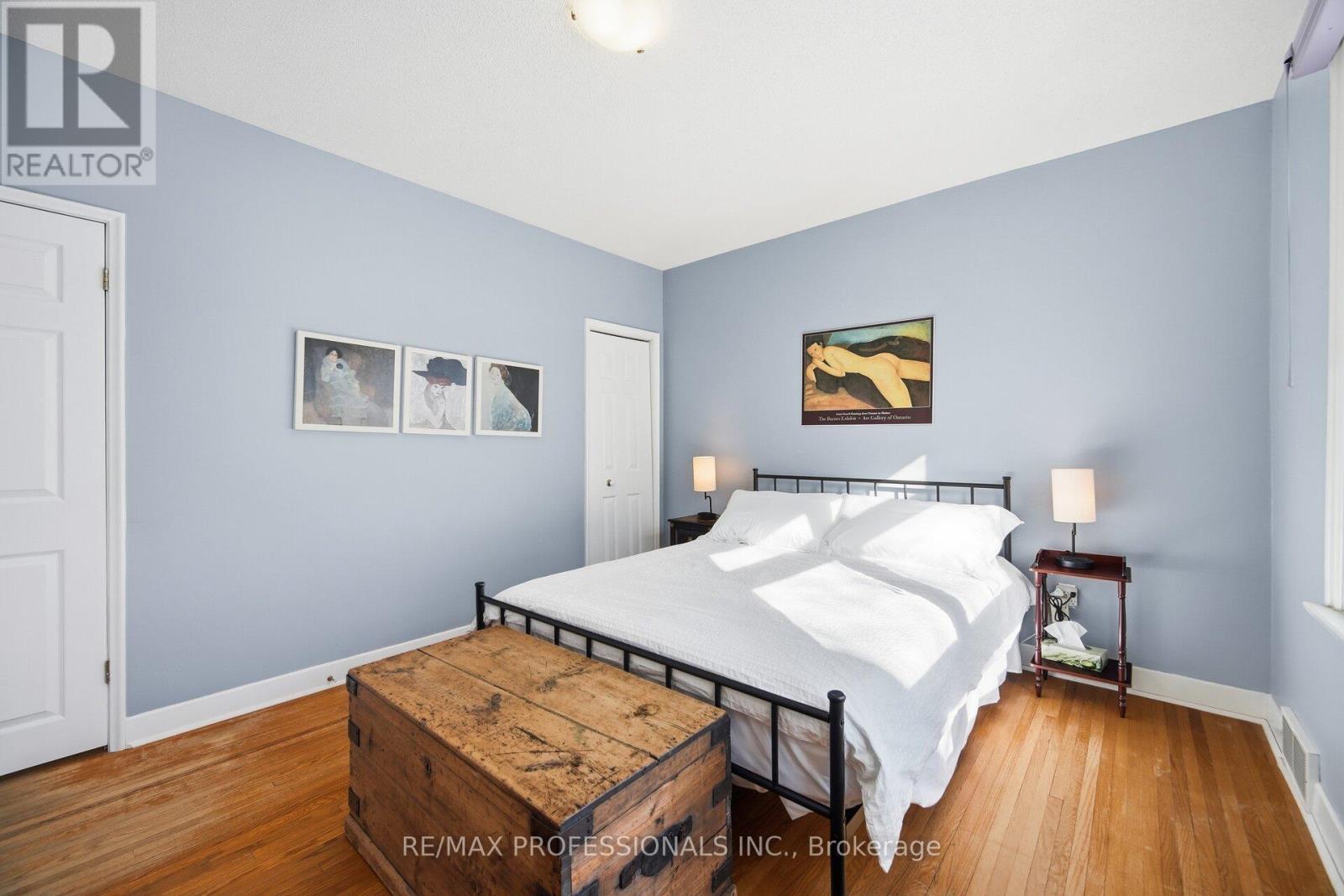 1384 Rometown Drive, Mississauga, Ontario  L5E 2T4 - Photo 20 - W12777352