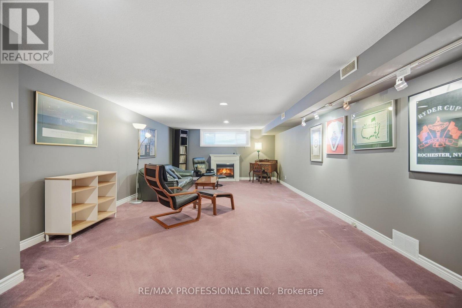 1384 Rometown Drive, Mississauga, Ontario  L5E 2T4 - Photo 25 - W12777352