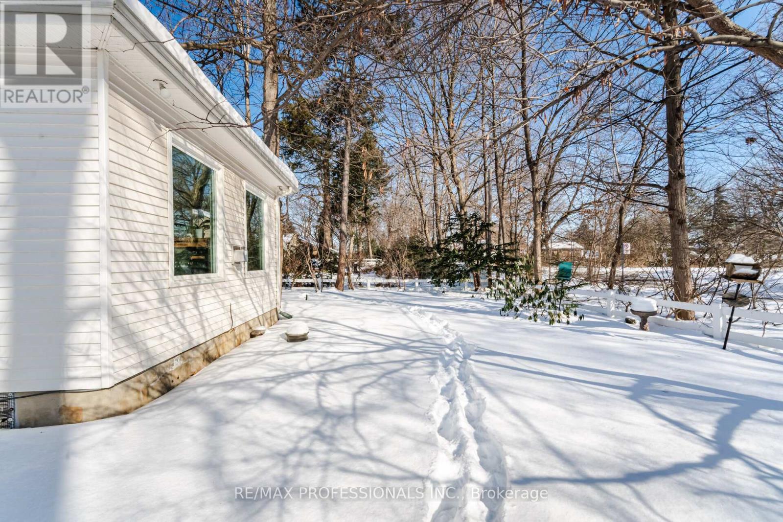 1384 Rometown Drive, Mississauga, Ontario  L5E 2T4 - Photo 36 - W12777352