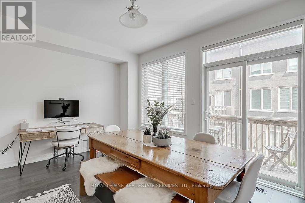 218 Huguenot Road, Oakville, Ontario  L6H 0L6 - Photo 22 - W12777418