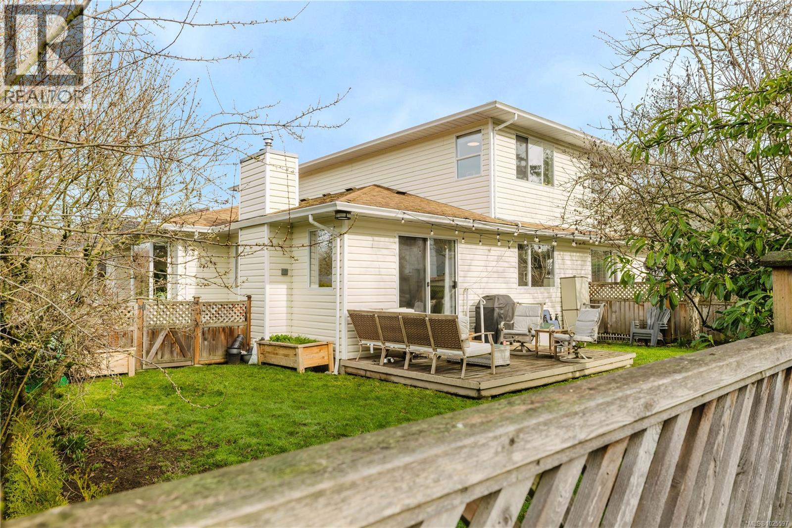 10193 Fifth St, Sidney, British Columbia  V8L 5E4 - Photo 28 - 1025597