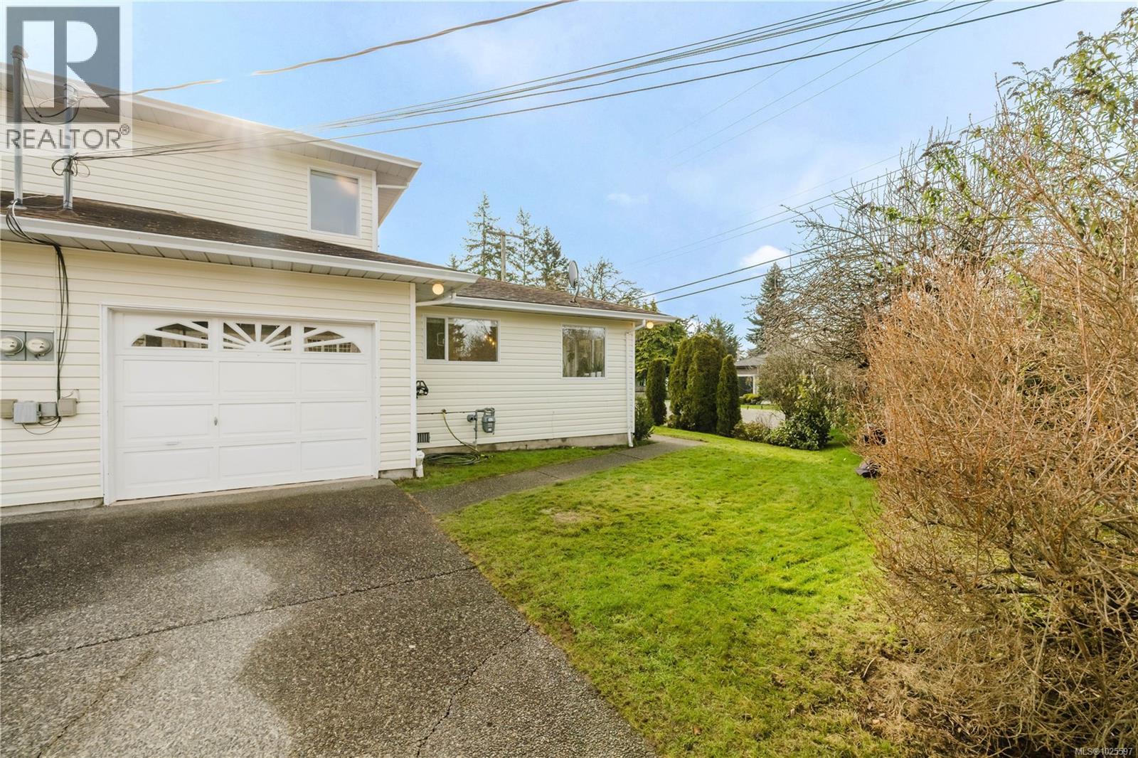 10193 Fifth St, Sidney, British Columbia  V8L 5E4 - Photo 31 - 1025597