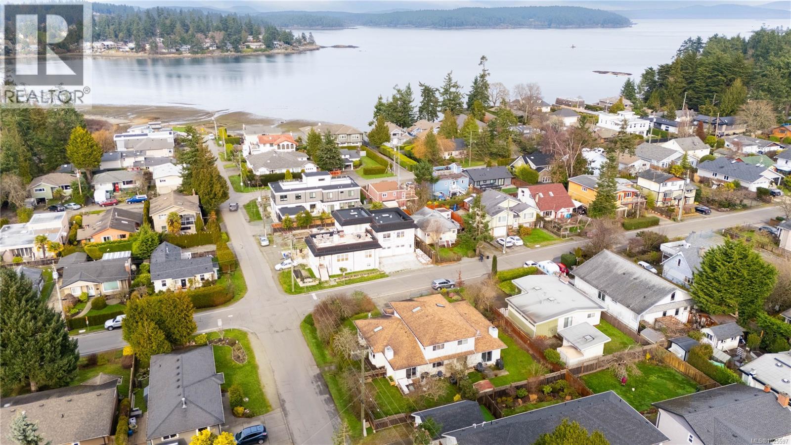 10193 Fifth St, Sidney, British Columbia  V8L 5E4 - Photo 33 - 1025597