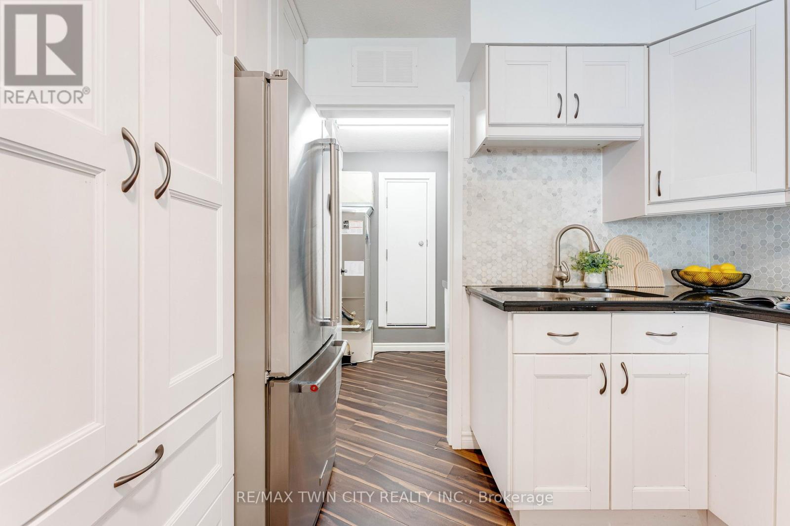 102 - 250 Glenridge Drive, Waterloo, Ontario  N2J 4H8 - Photo 8 - X12777336