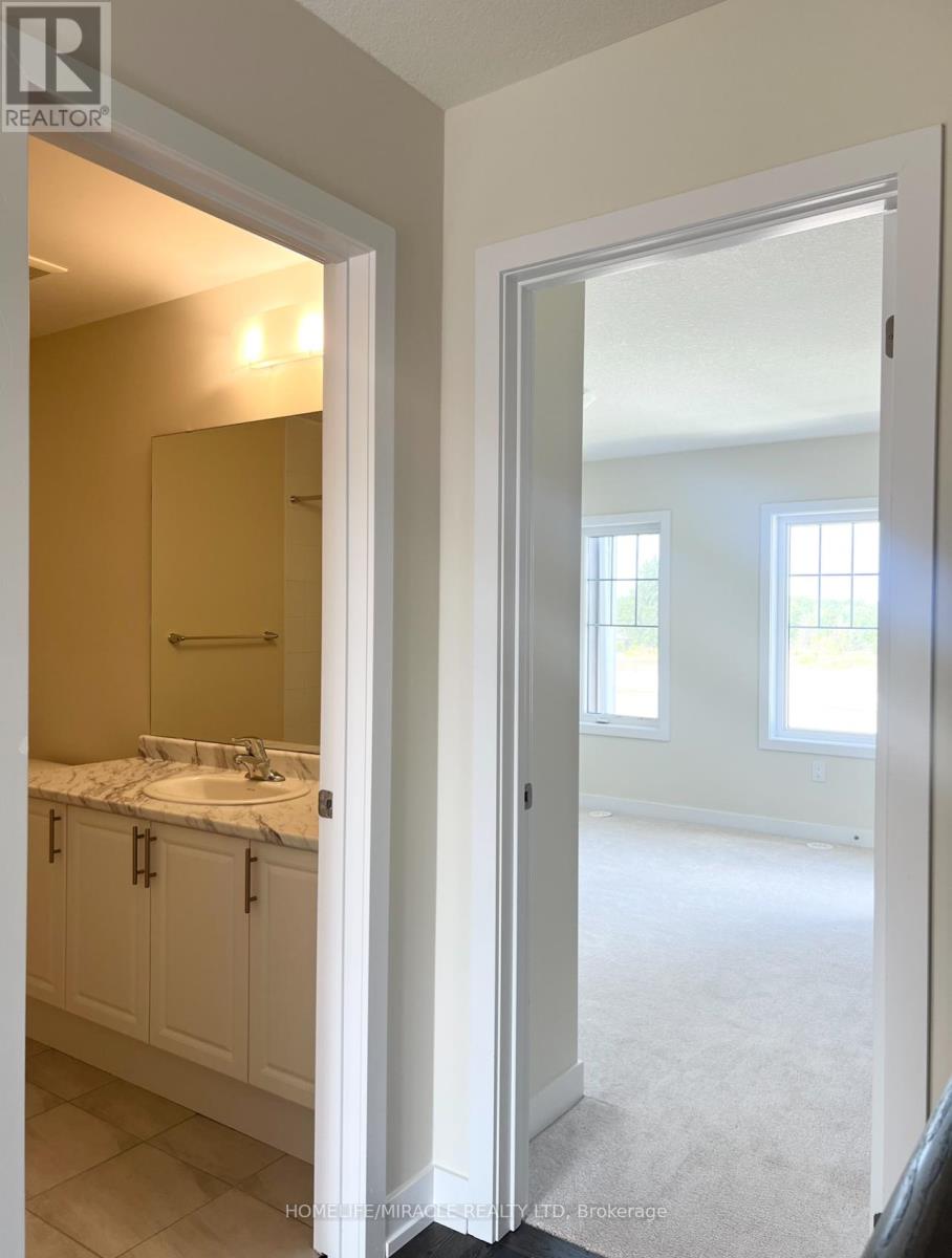 155 Melody Lane, Thorold, Ontario  L3B 5N5 - Photo 12 - X12777426