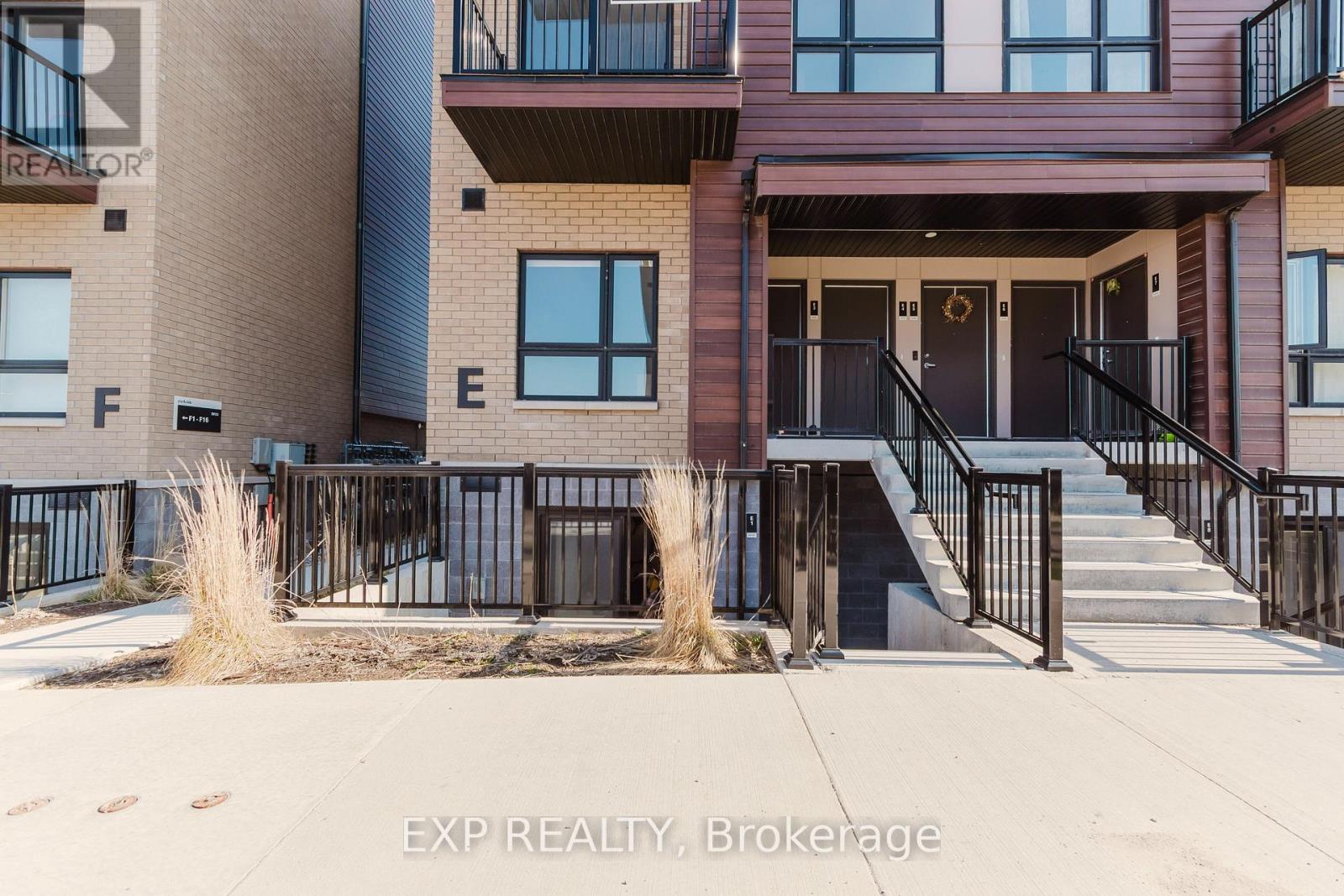 E1 - 20 Palace Street, Kitchener, Ontario  N2E 0J3 - Photo 2 - X12777434