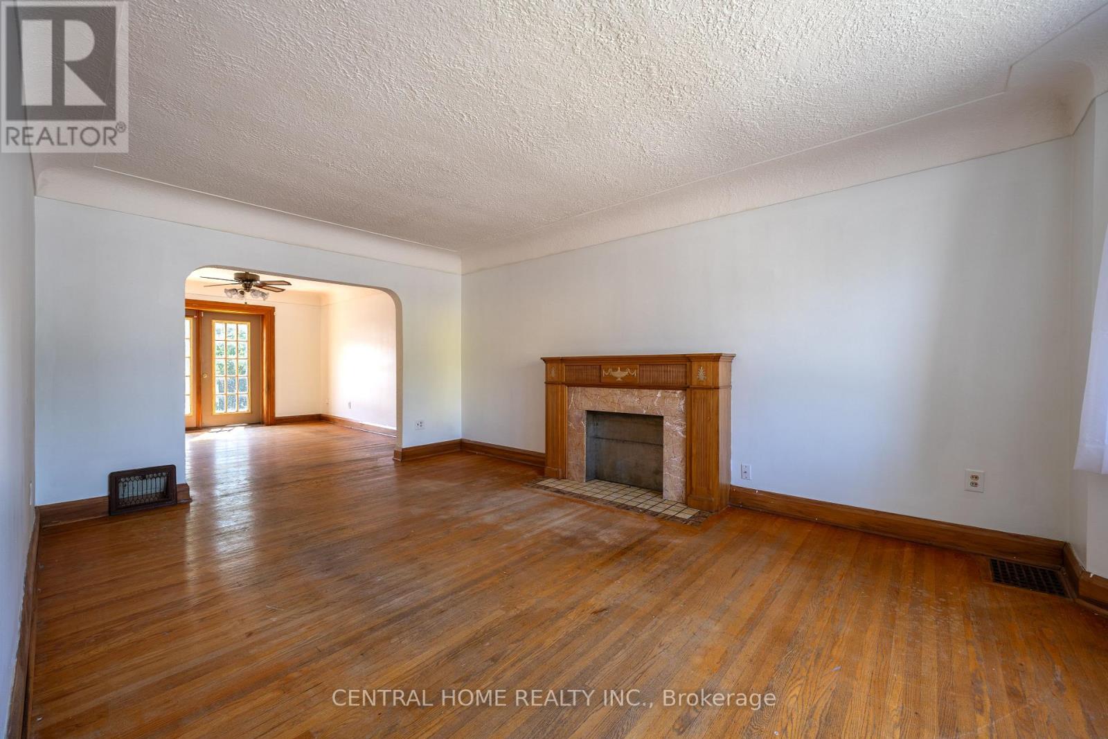 1650 King Street E, Hamilton, Ontario  L8K 1T9 - Photo 2 - X12777444