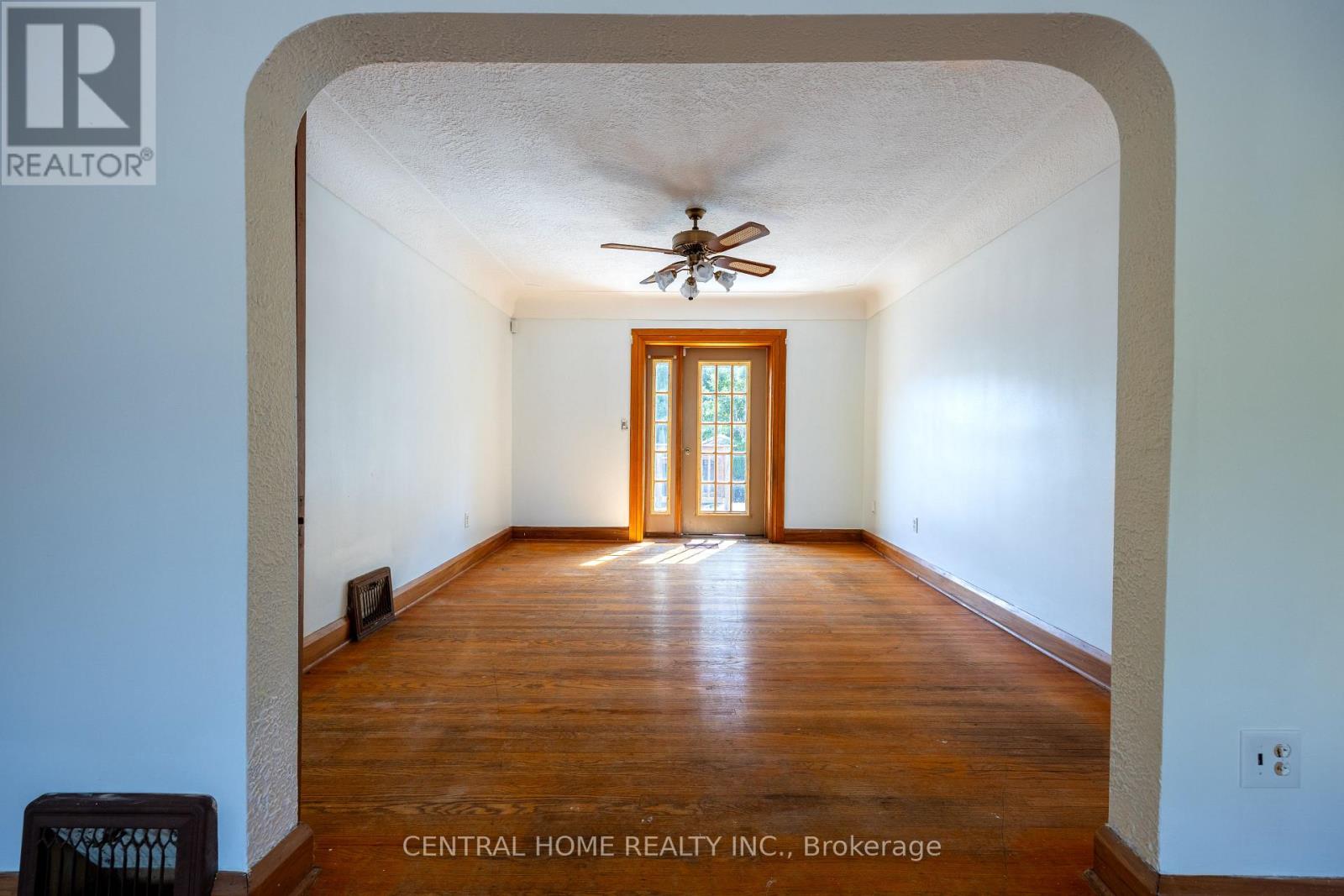 1650 King Street E, Hamilton, Ontario  L8K 1T9 - Photo 4 - X12777444