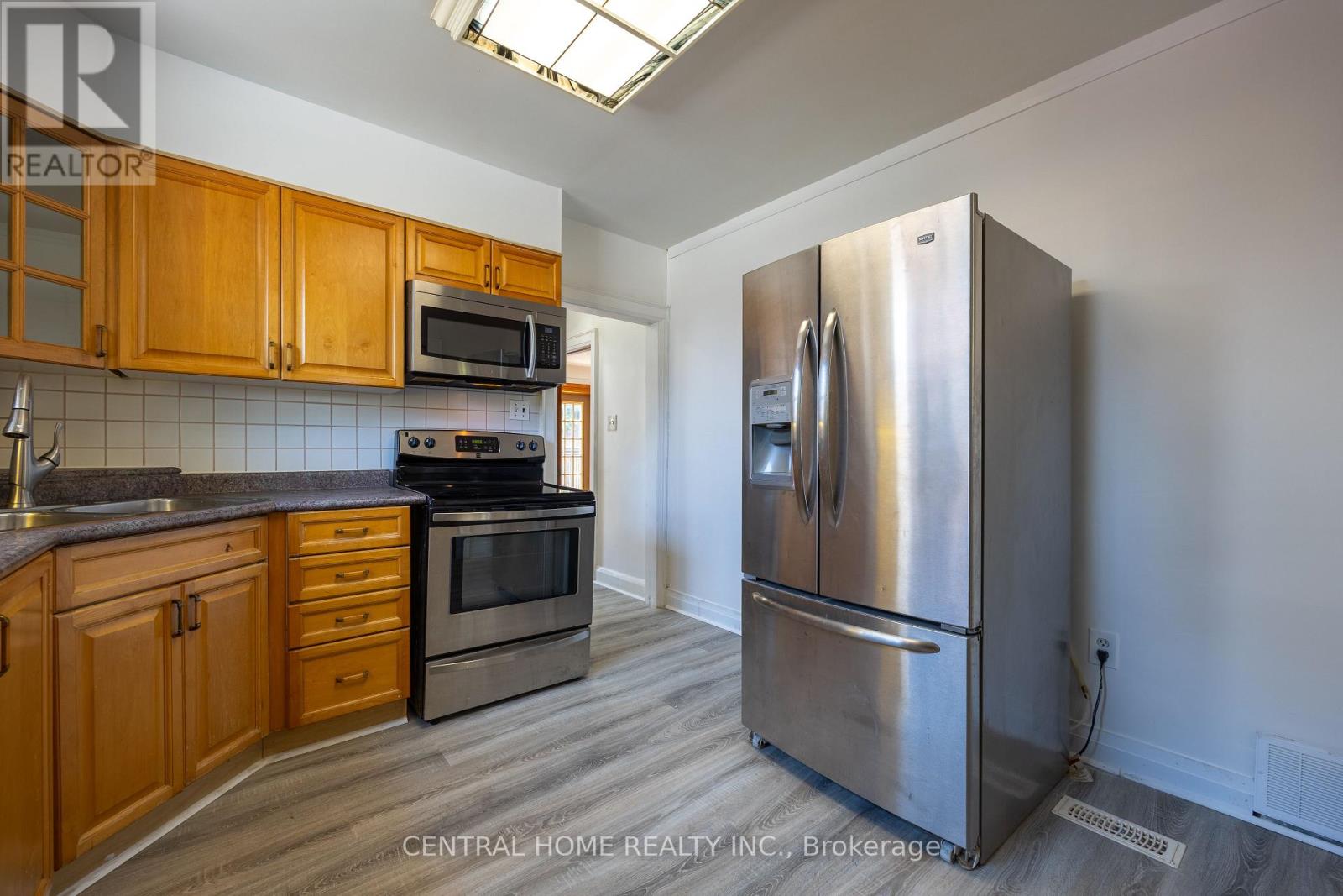 1650 King Street E, Hamilton, Ontario  L8K 1T9 - Photo 9 - X12777444