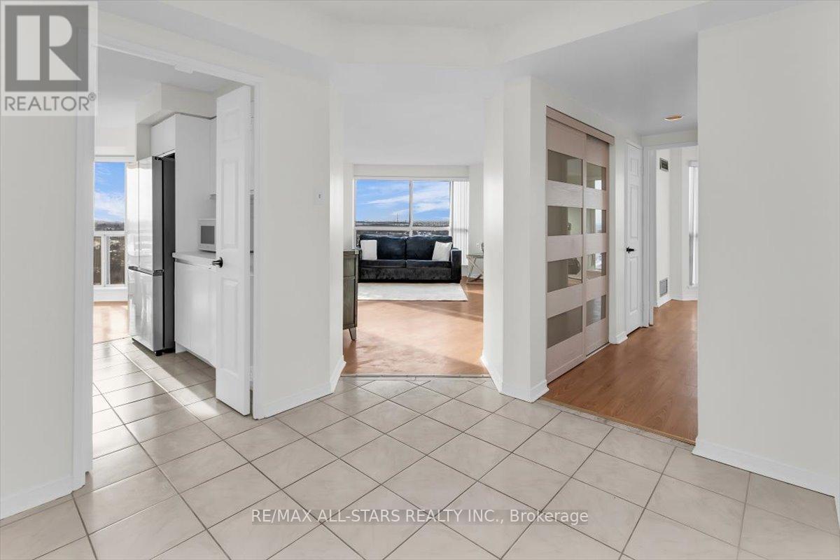 1809 - 2155 Burnhamthorpe Road W, Mississauga, Ontario  L5L 5P4 - Photo 4 - W12777454