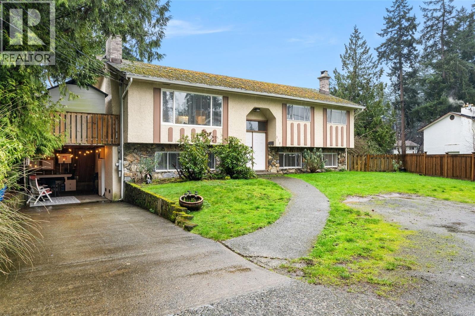 519 Pearkes Rd, Colwood, British Columbia