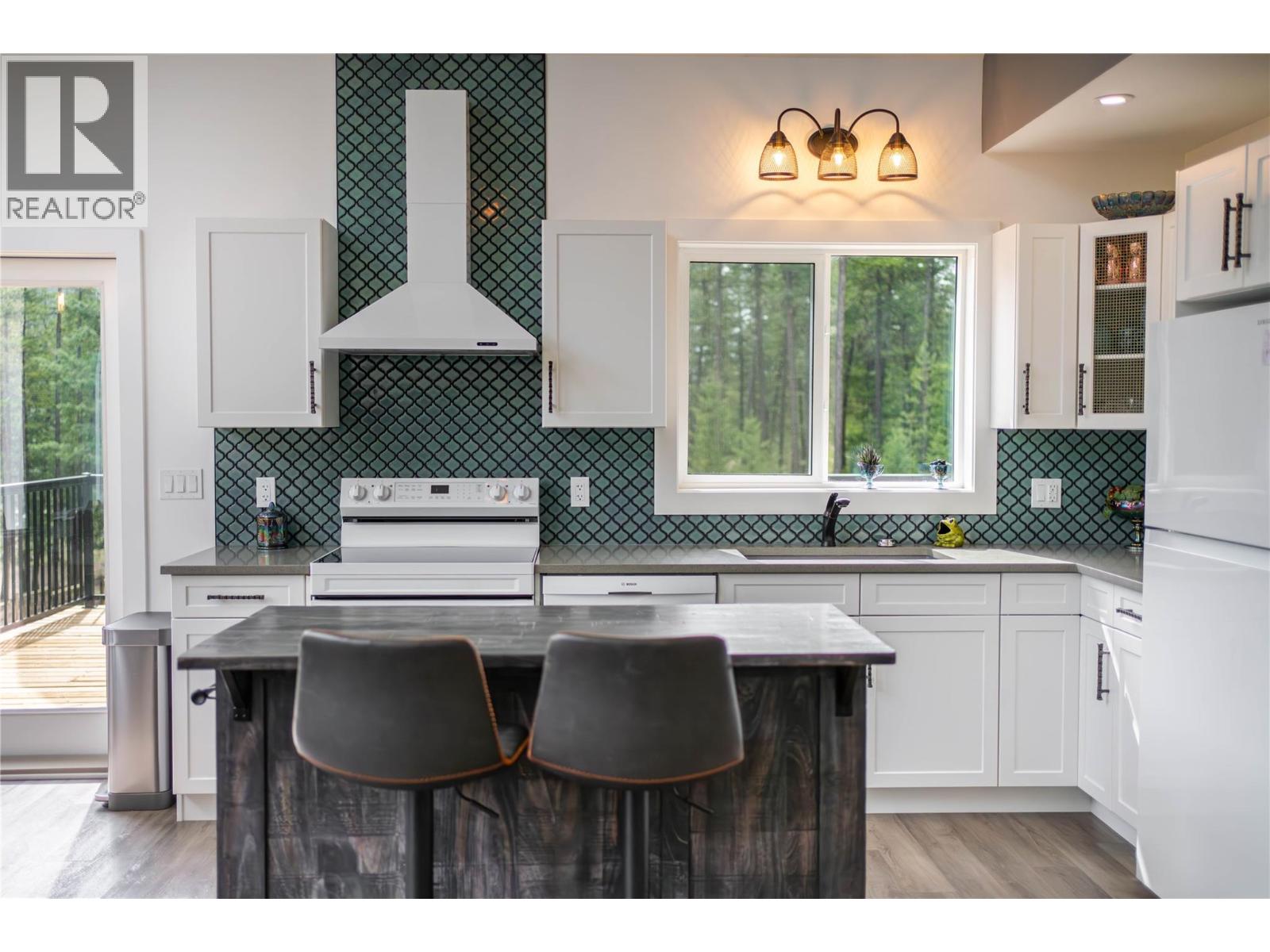 4165 93 Highway, Grasmere, British Columbia  V0B 1R0 - Photo 23 - 10375585