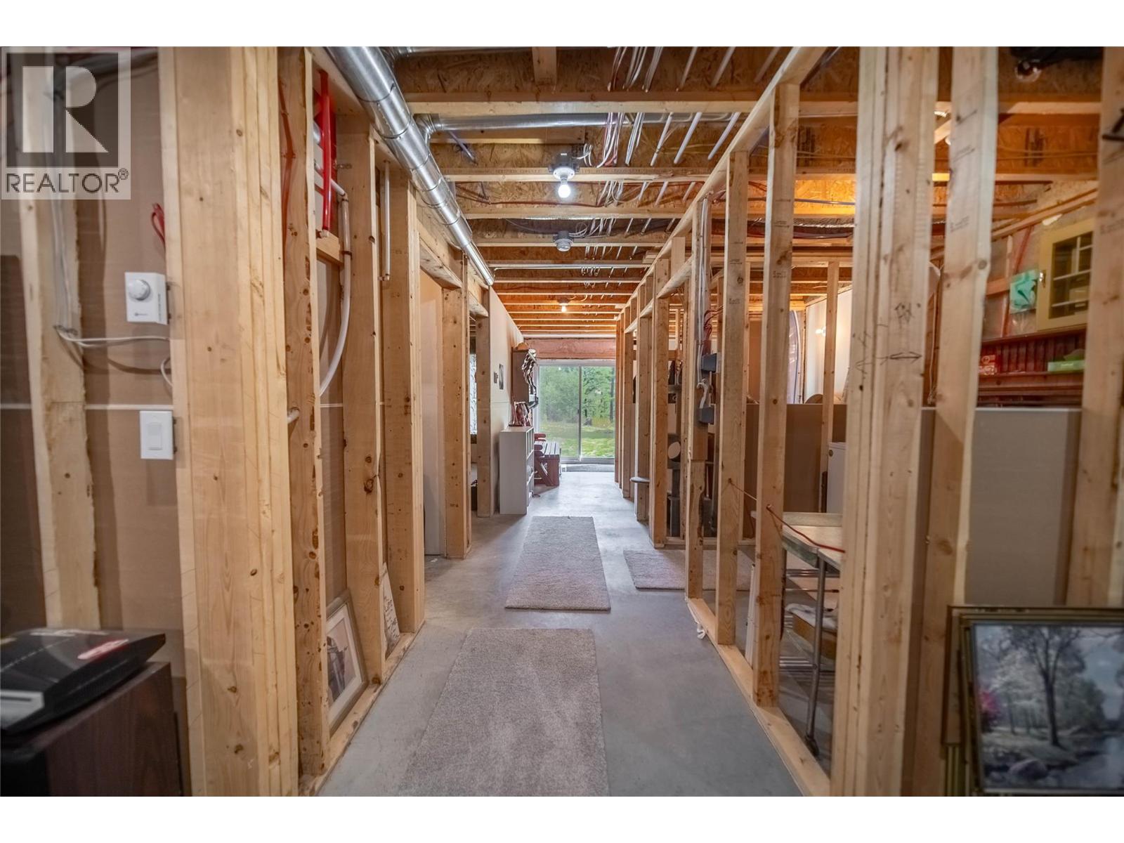 4165 93 Highway, Grasmere, British Columbia  V0B 1R0 - Photo 44 - 10375585