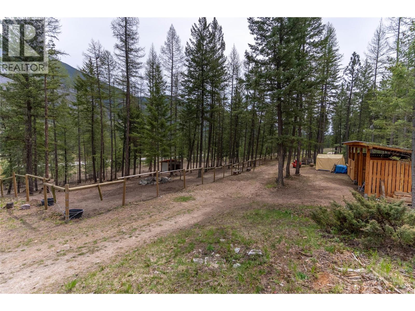 4165 93 Highway, Grasmere, British Columbia  V0B 1R0 - Photo 71 - 10375585