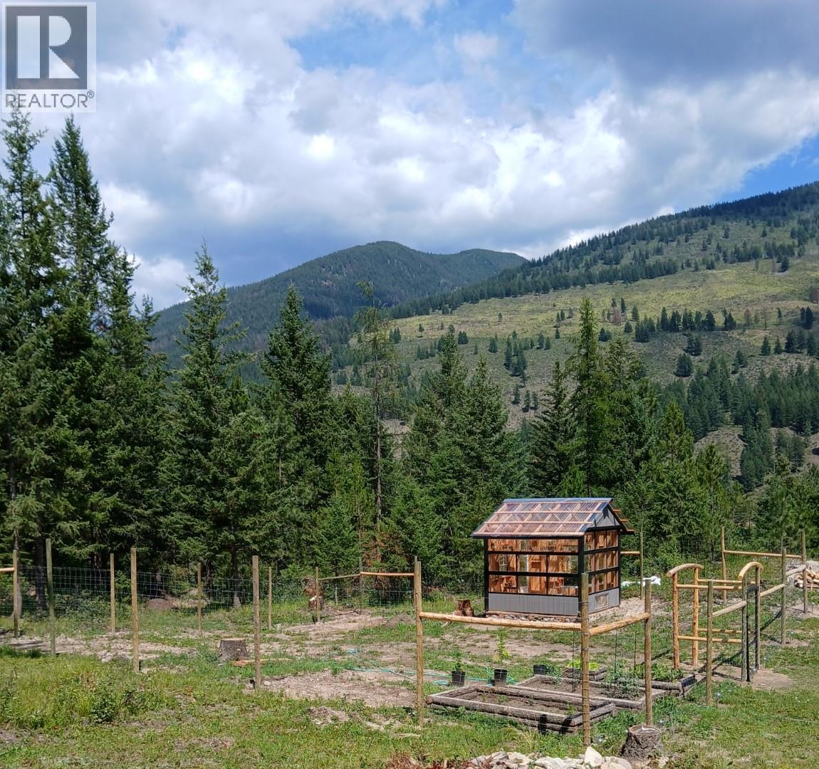 4165 93 Highway, Grasmere, British Columbia  V0B 1R0 - Photo 68 - 10375585