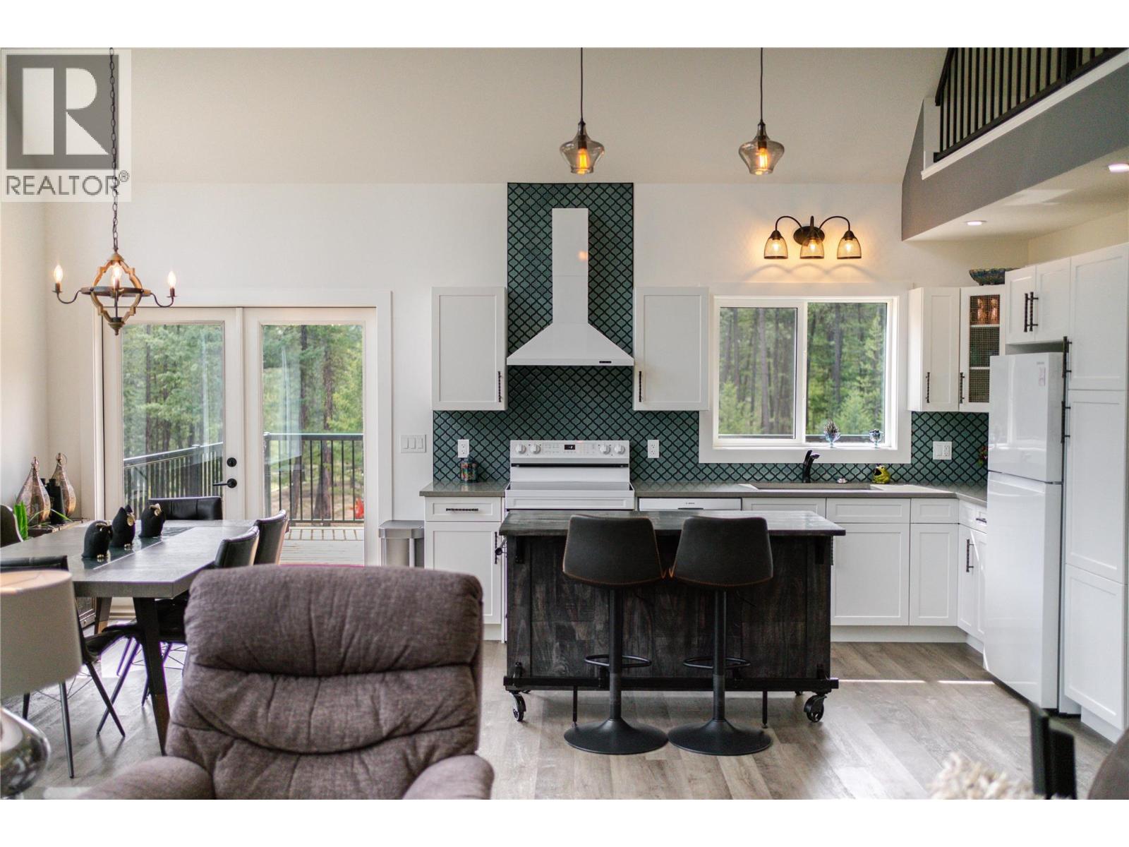 4165 93 Highway, Grasmere, British Columbia  V0B 1R0 - Photo 28 - 10375585