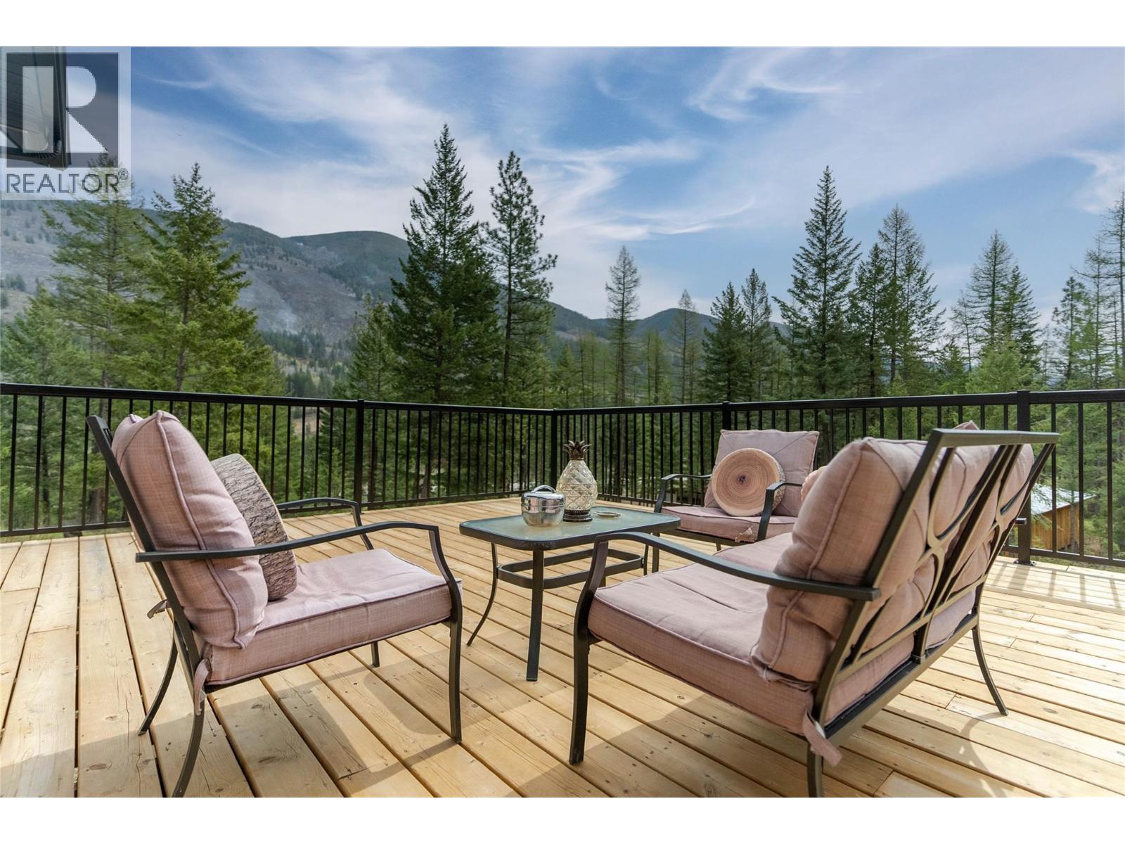 4165 93 Highway, Grasmere, British Columbia  V0B 1R0 - Photo 63 - 10375585