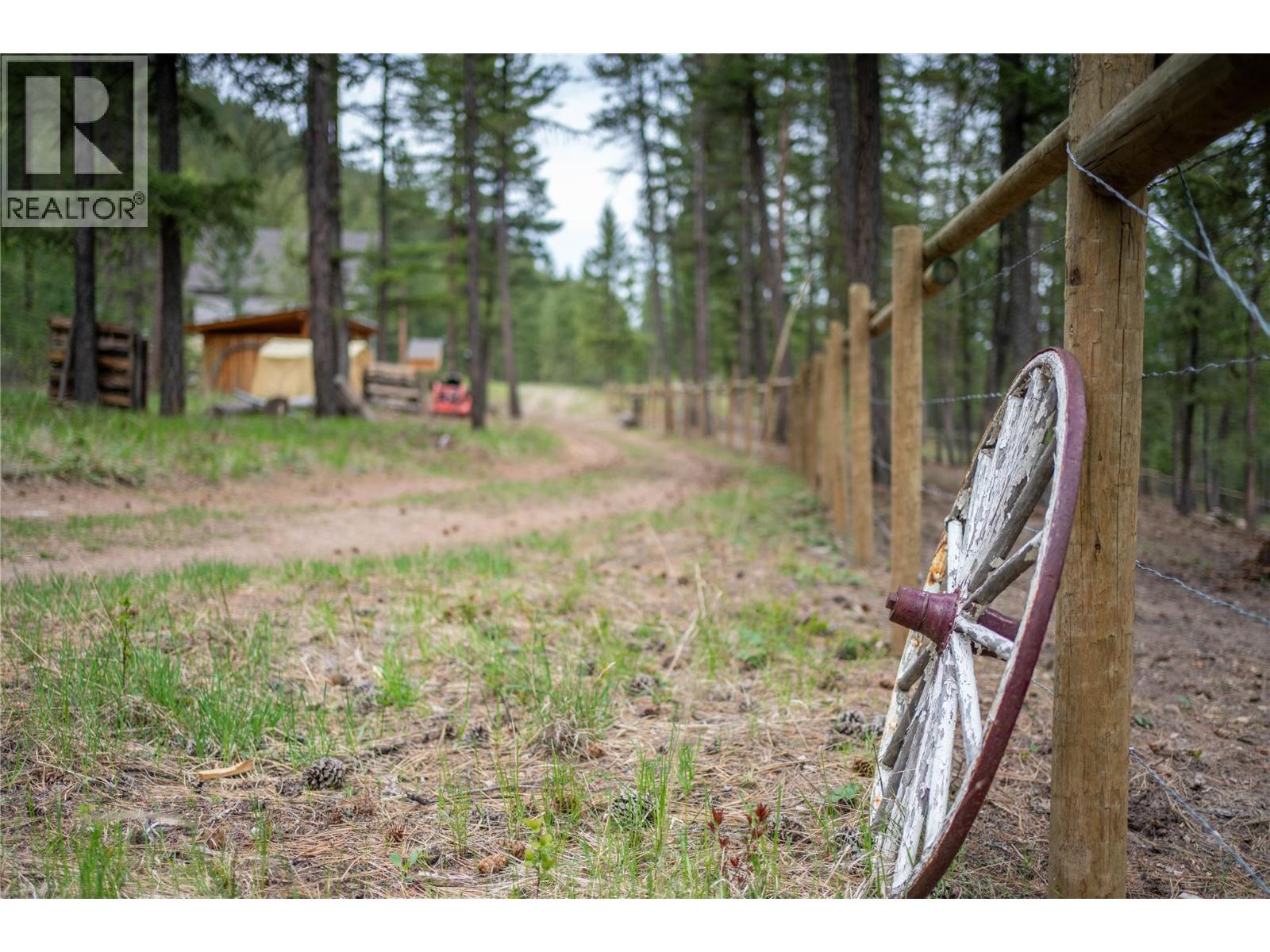 4165 93 Highway, Grasmere, British Columbia  V0B 1R0 - Photo 75 - 10375585