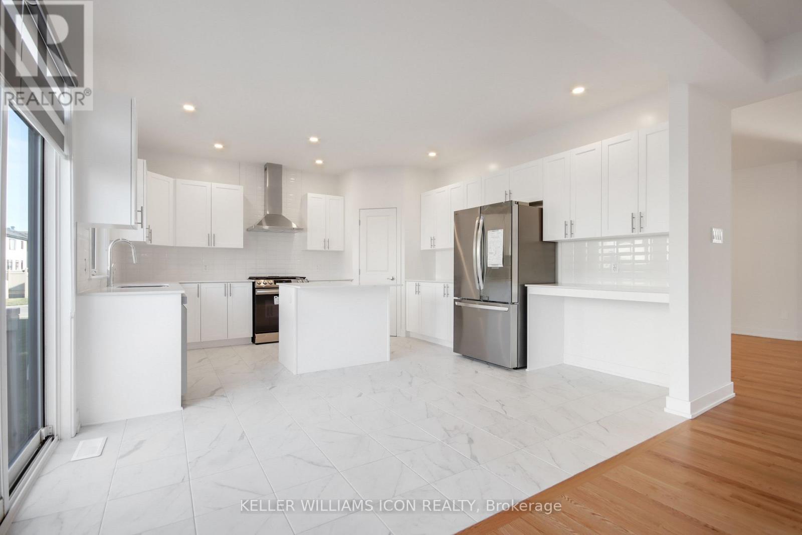 533 Bobolink Ridge, Ottawa, Ontario  K2S 2N6 - Photo 12 - X12777506