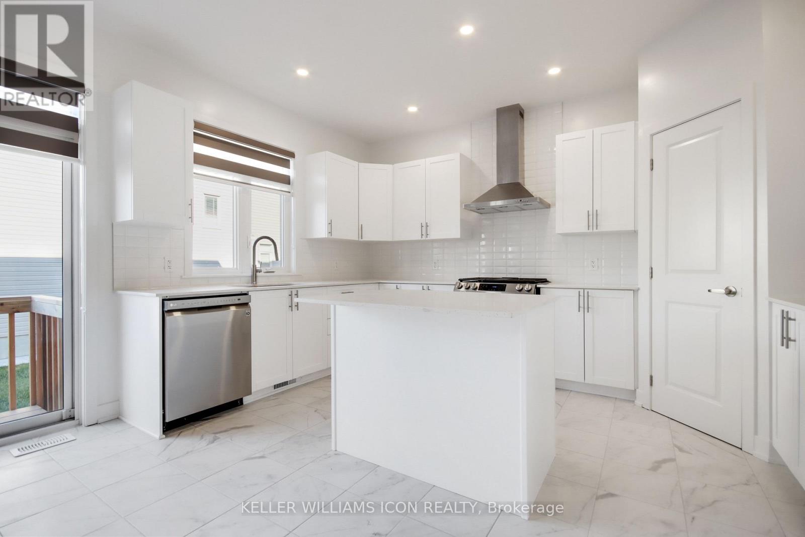 533 Bobolink Ridge, Ottawa, Ontario  K2S 2N6 - Photo 13 - X12777506