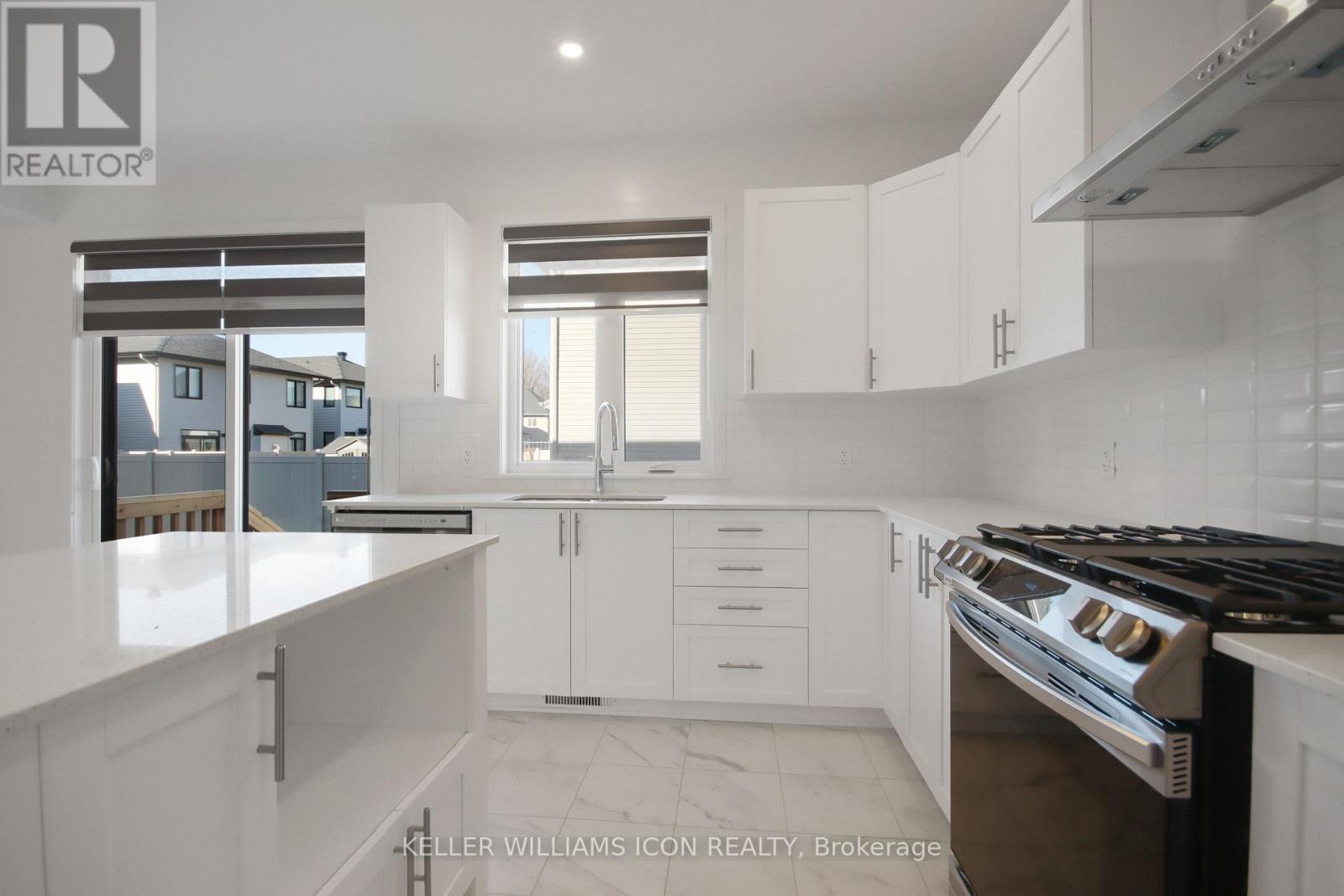 533 Bobolink Ridge, Ottawa, Ontario  K2S 2N6 - Photo 16 - X12777506