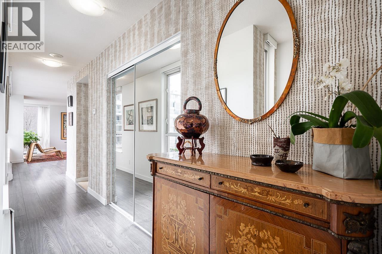 302 1228 Marinaside Crescent, Vancouver, British Columbia  V6Z 2W4 - Photo 2 - R3088646