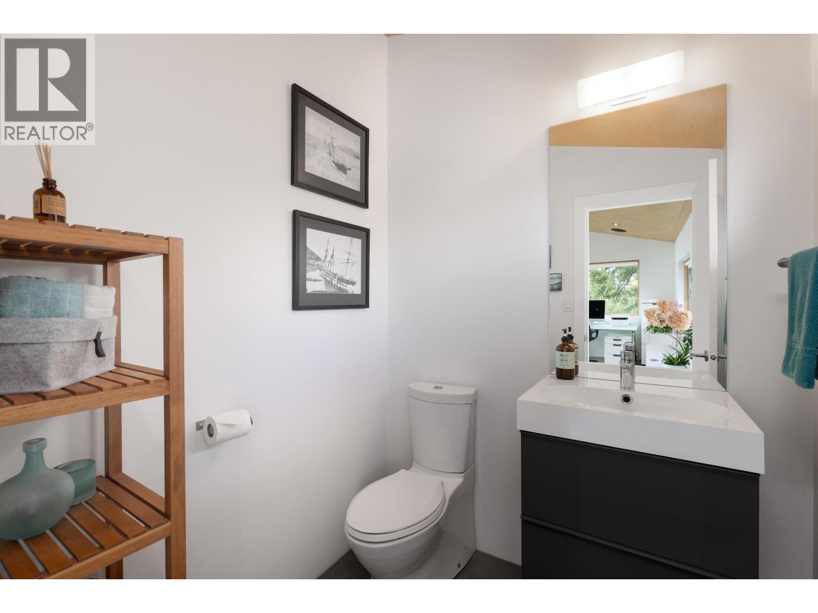 7465 Dogwood Street, Pemberton, British Columbia  V0N 2L0 - Photo 13 - R3088658