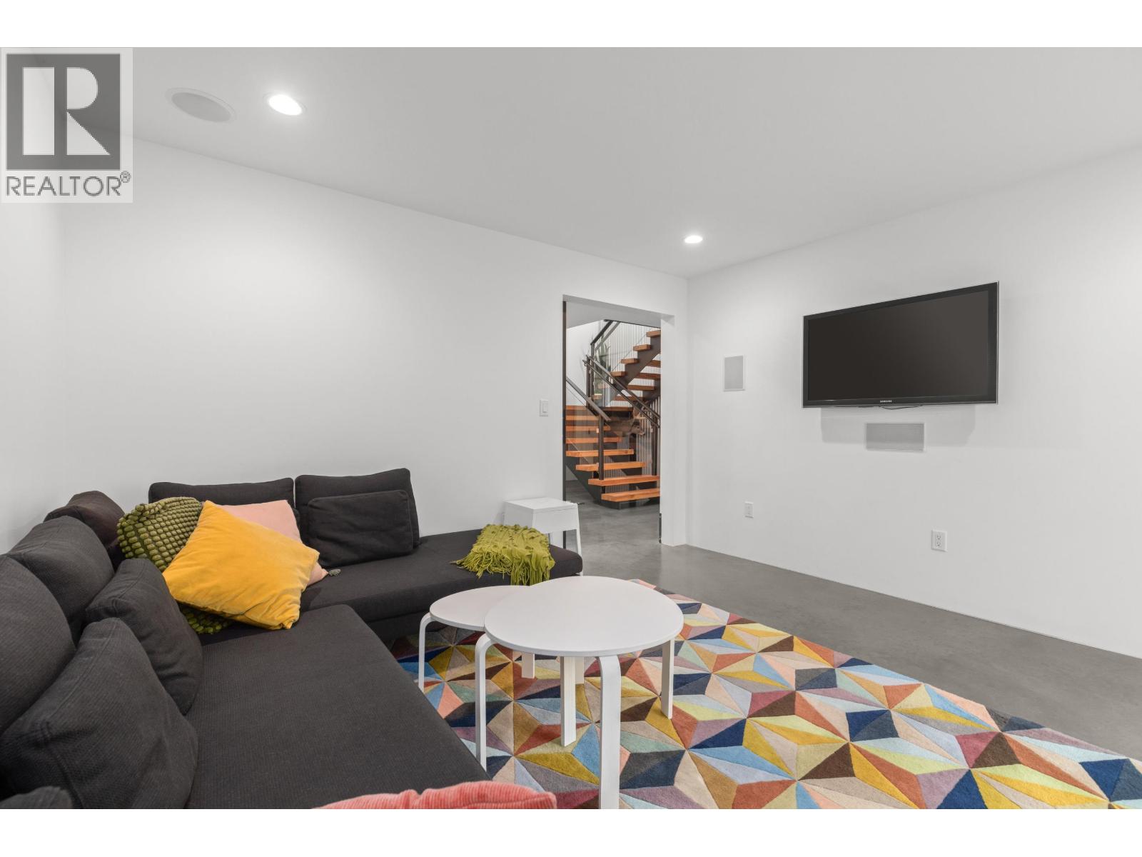 7465 Dogwood Street, Pemberton, British Columbia  V0N 2L0 - Photo 16 - R3088658